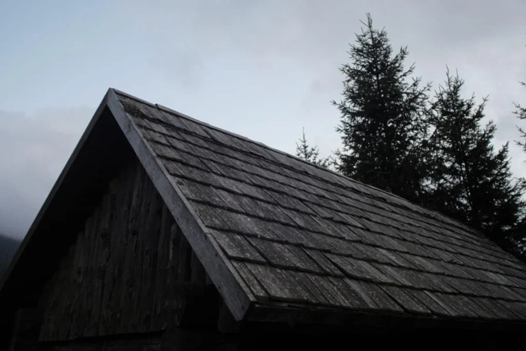 Memphis weather damages roofs